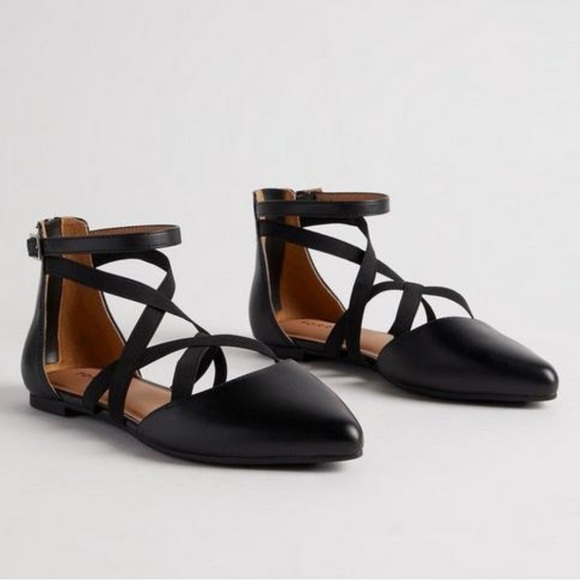 torrid Shoes - ✨Torrid Faux Leather Flats